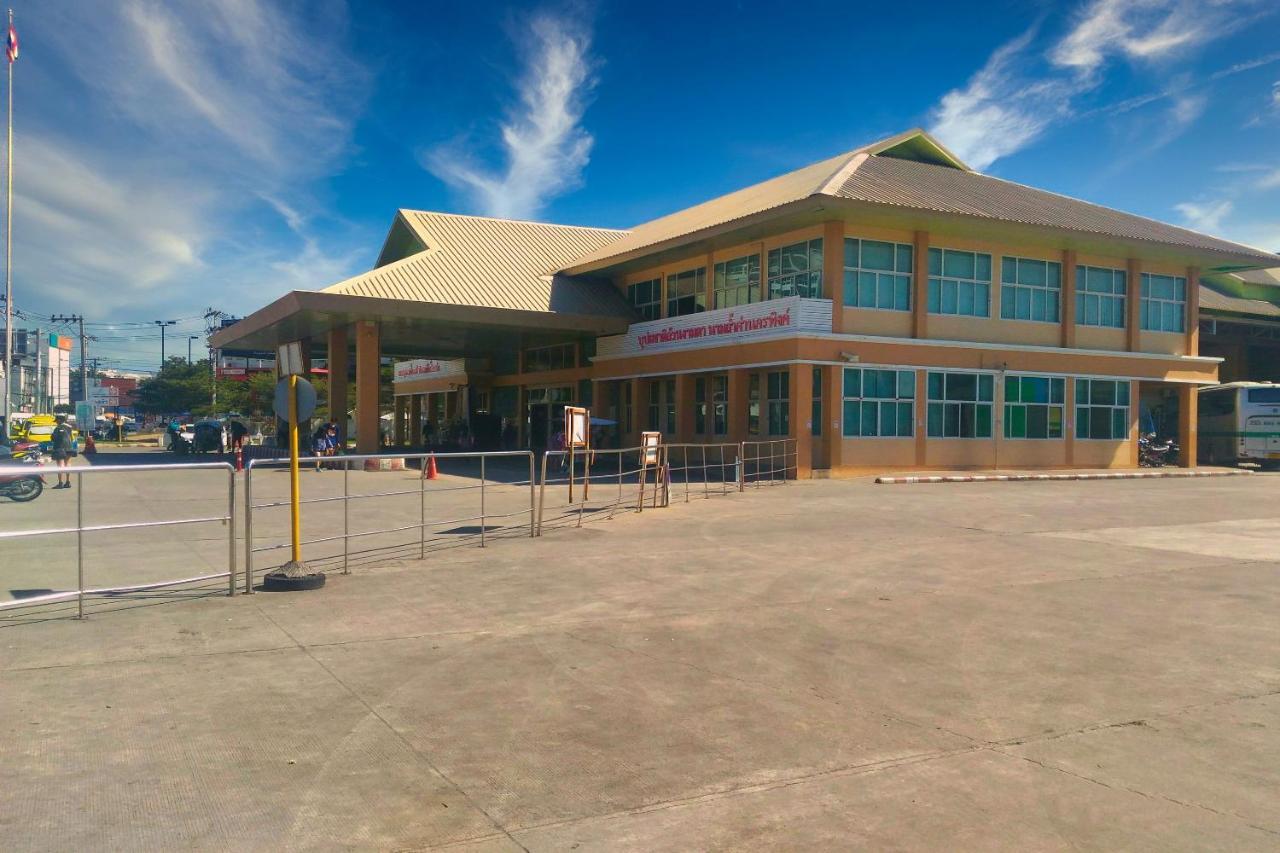 Oyo 794 Nice Mum Lodge チエンマイ エクステリア 写真