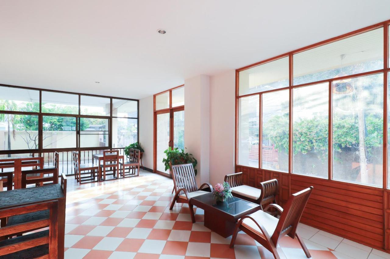 Oyo 794 Nice Mum Lodge チエンマイ エクステリア 写真